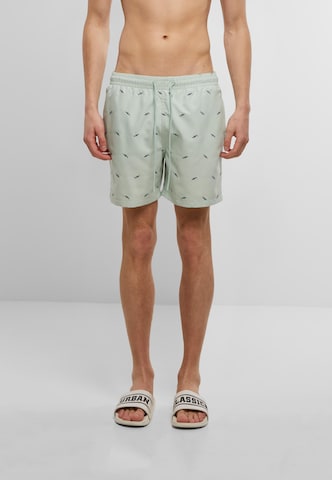 Pantaloncini da bagno di Urban Classics in verde