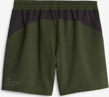 PUMA Štandardný strih Športové nohavice - Zelená