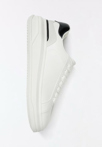 Bershka Platform trainers in White