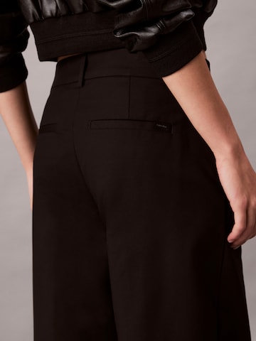 Calvin Klein Wide Leg Bukser med lægfolder i sort