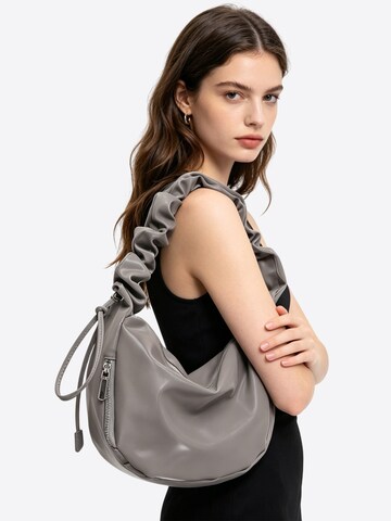 Magicshe Shoulder Bag in Grey: front