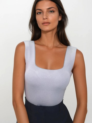 Trend Alaçatı Stili Broderad topp i grå: framsida