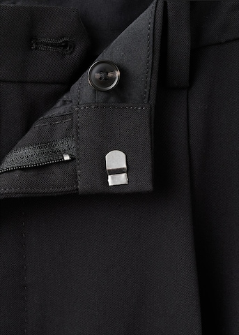 MANGO MAN Regular Pleated Pants 'Milo' in Black