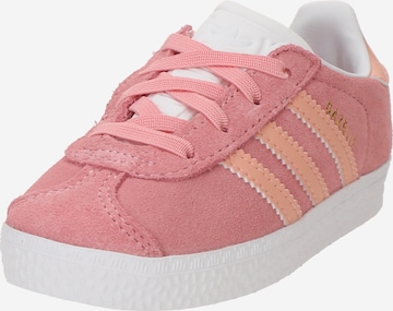 ADIDAS ORIGINALS Кроссовки 'GAZELLE' в Ярко-розовый: спереди