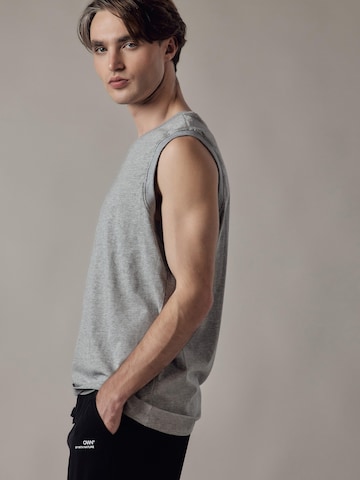 Maglietta 'Canotta' di OWN Off With Nature in grigio