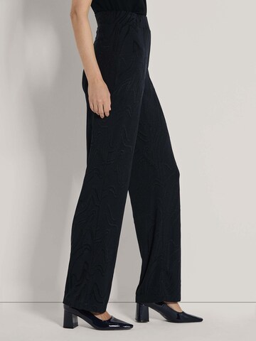 MADELEINE Loosefit Broek in Zwart