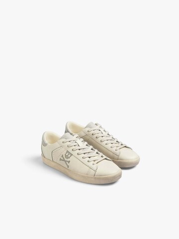 Scalpers Platform trainers 'Henry' in White