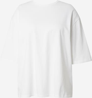 Tricou de la CITA MAASS pe alb: față