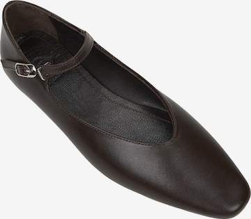 Desa Ballet Flats 'Ballerinen' in Brown: front