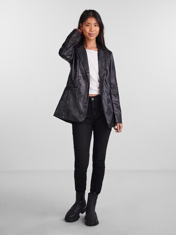 Blazer di PIECES in nero