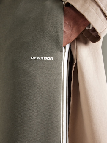 PegadorLoosefit Hlače 'Viro' - zelena boja