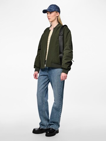 PIECES Between-Season Jacket 'PCNOMI' in Green