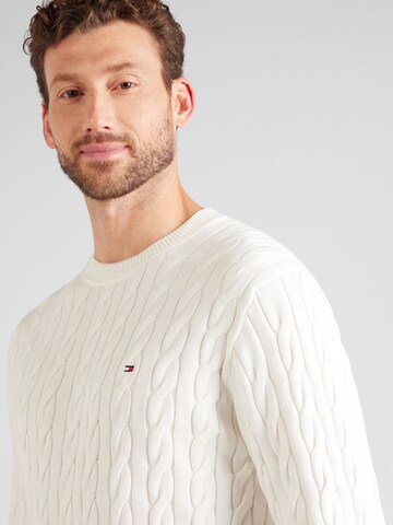 TOMMY HILFIGER Sweter 'Classics' w kolorze biały