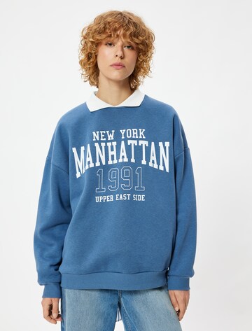 Koton Sweatshirt in Blauw: voorkant