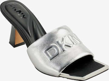 DKNY Pantofle 'Keke' – stříbrná: přední strana
