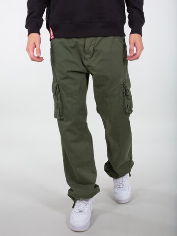 Regular Pantalon cargo 'Jet' ALPHA INDUSTRIES en vert : devant