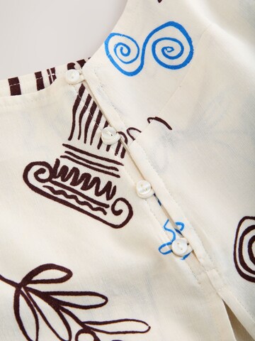 Next Top in Beige