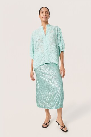 SOAKED IN LUXURY Blouse in Groen