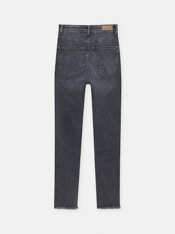 Skinny Jeans de la Pull&Bear pe gri