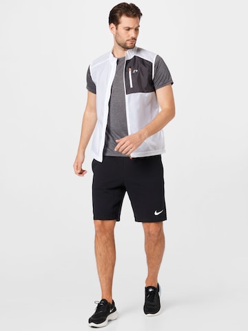 Newline Sportshirt in Grau