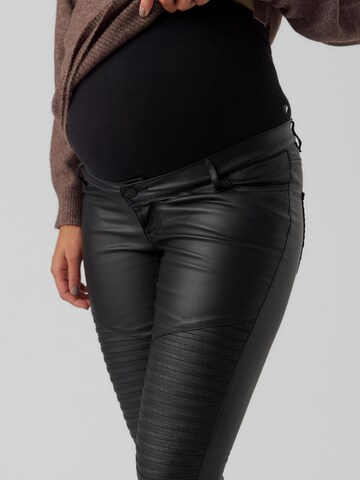 Skinny Jeans 'SOPHIA' di Vero Moda Maternity in nero