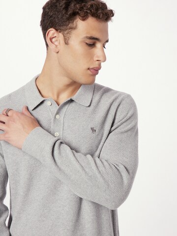 Pull-over Abercrombie & Fitch en gris