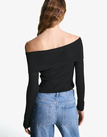 Bershka Neulepaita värissä musta
