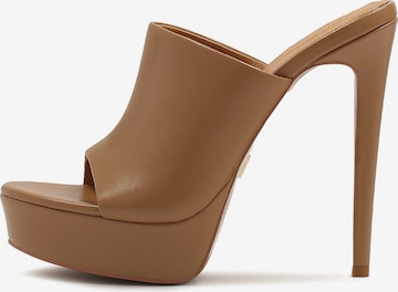 Mule Kazar en marron : devant