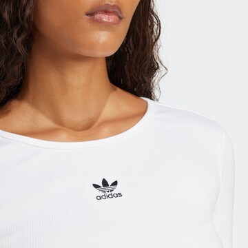 T-shirt 'Essentials' ADIDAS ORIGINALS en blanc