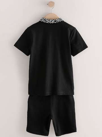Set de la Next pe negru