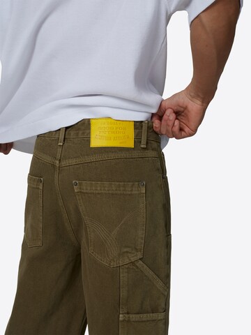 Good For Nothing regular Jeans i brun