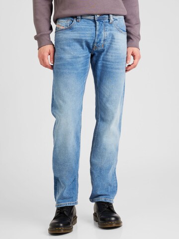 DIESEL Regular Jeans '1985 LARKEE' in Blauw: voorkant