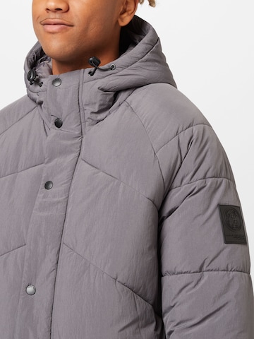 BURTON MENSWEAR LONDON Prehodna jakna 'Diagonal' | siva barva