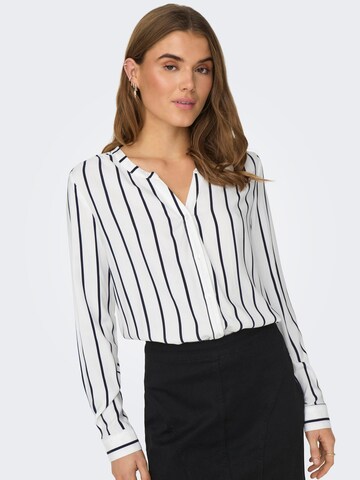 ONLY - Blusa en blanco: frente