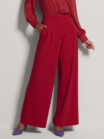 MADELEINE Wide leg Pleat-Front Pants in Red: front