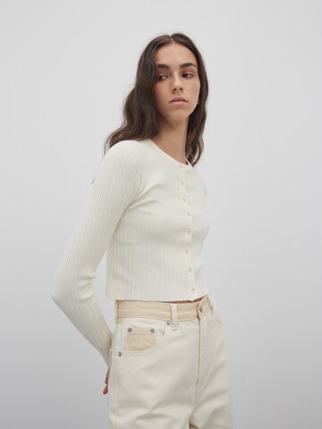 EDITED Knit Cardigan 'Irene' in Beige: front