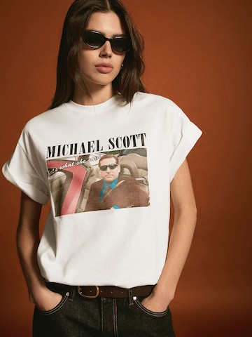 BershkaMajica 'SCOTT THE OFFI' - bijela boja