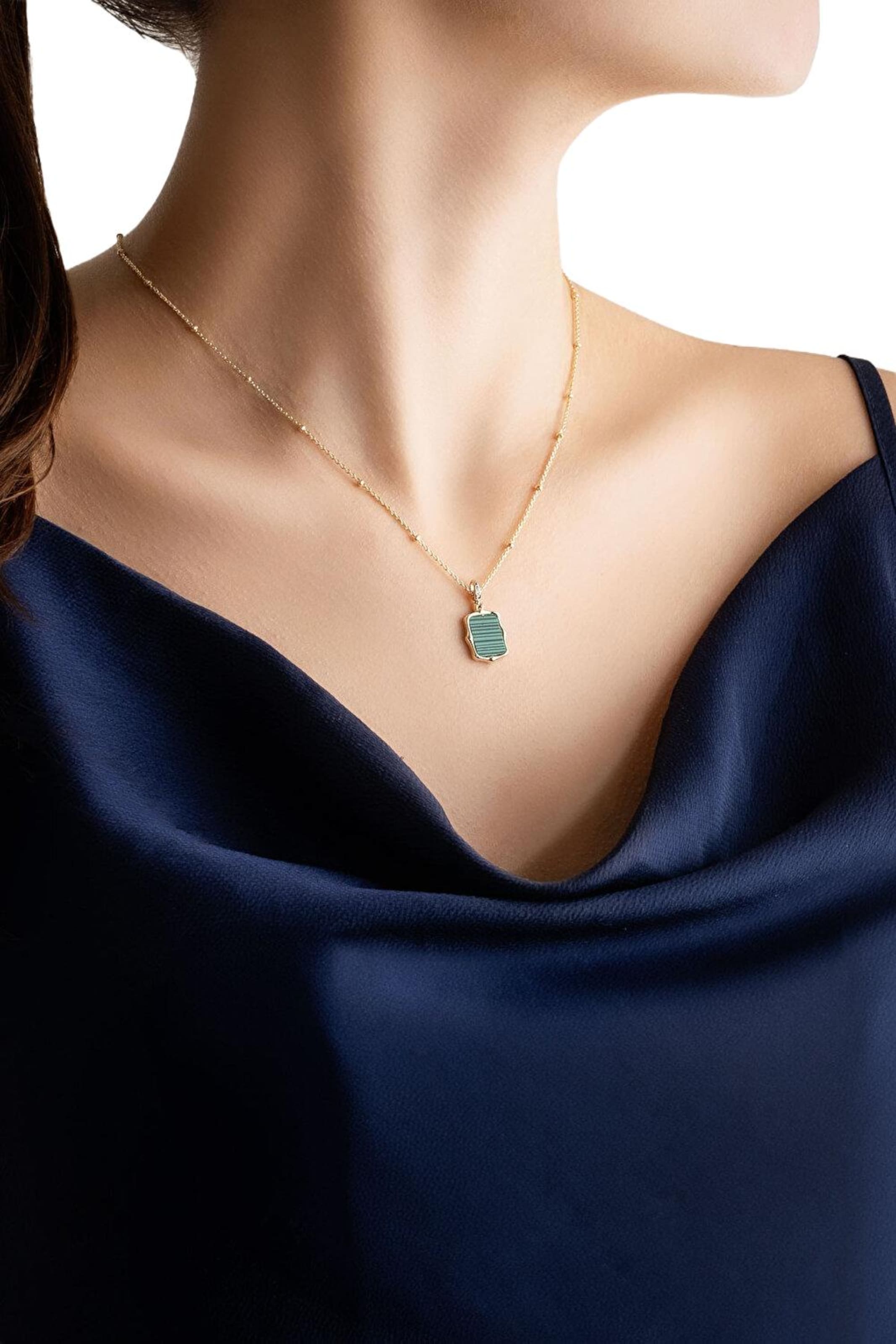 So Chic Necklace in Gold