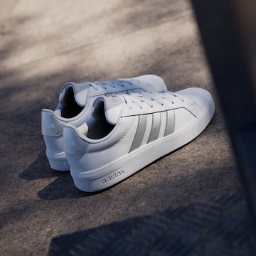 ADIDAS SPORTSWEAR - Sapatilhas 'Grand Court 3.0' em branco