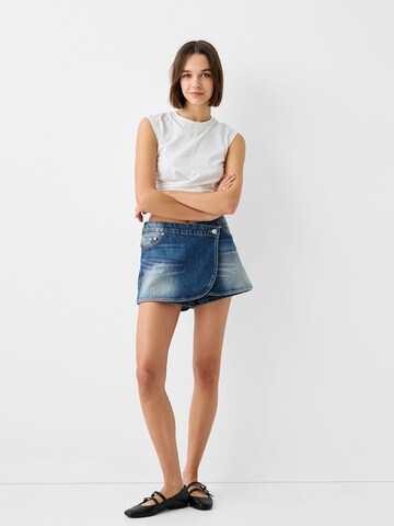 Bershka Regular Shorts in Blau