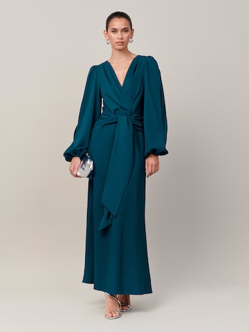 Rochie de la Sável pe albastru: față