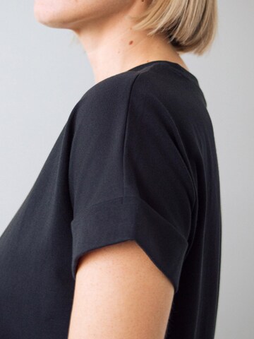 Maglietta 'Cap Tee' di Honest Basics in nero