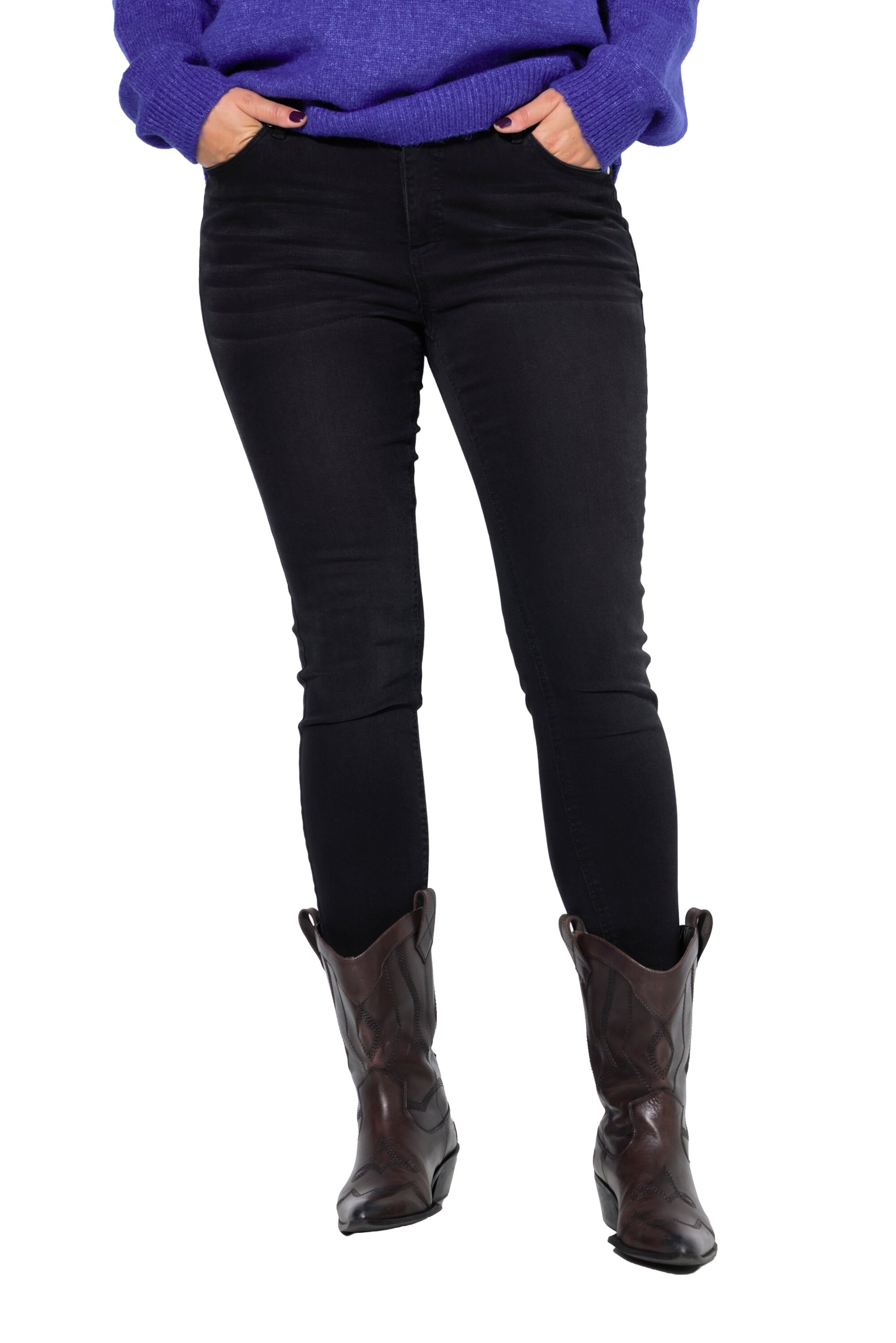 Studio Untold Slimfit Jeans in Schwarz: Vorderseite