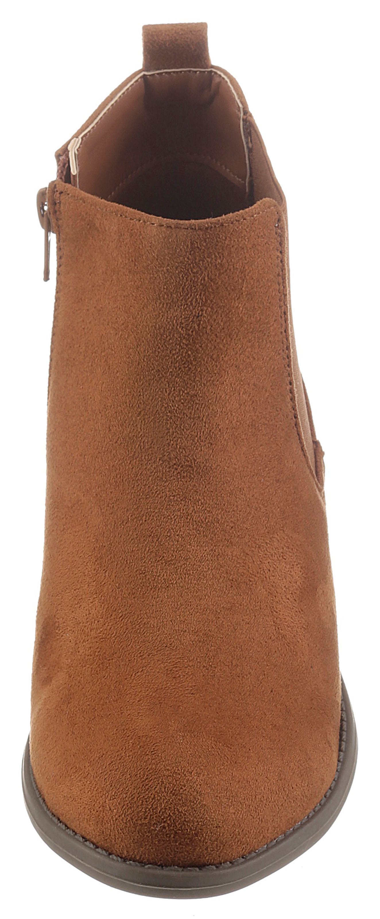 Aniston Chelsea Boots in Brown: front