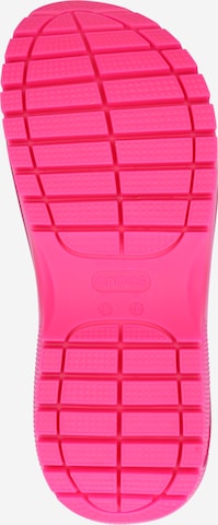 Sandale 'Classic Mega Crush' de la Crocs pe roz
