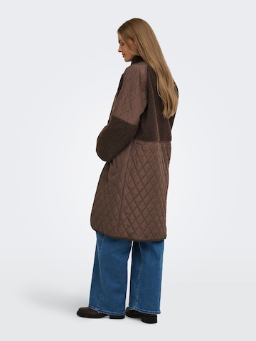 Giacca di pile 'OLMOHIO' di Only Maternity in marrone