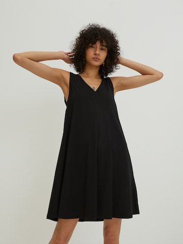 EDITED Letnia sukienka 'Kenia' w kolorze czarny: przód