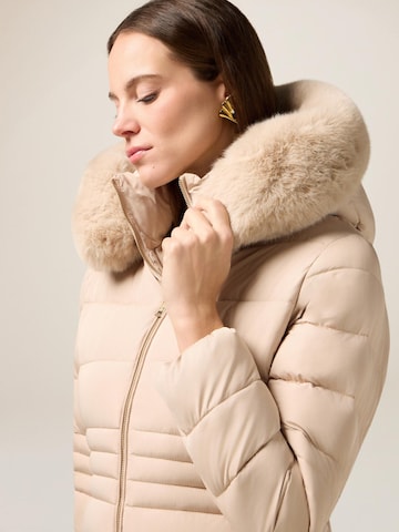Giacca invernale di oltre in beige