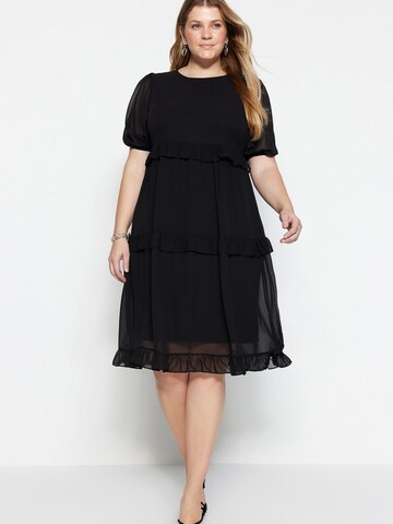 Trendyol Curve Jurk in Zwart