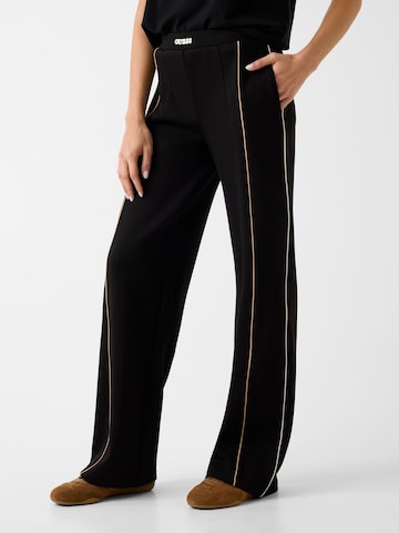 GUESS Wide leg Pants in Black: front